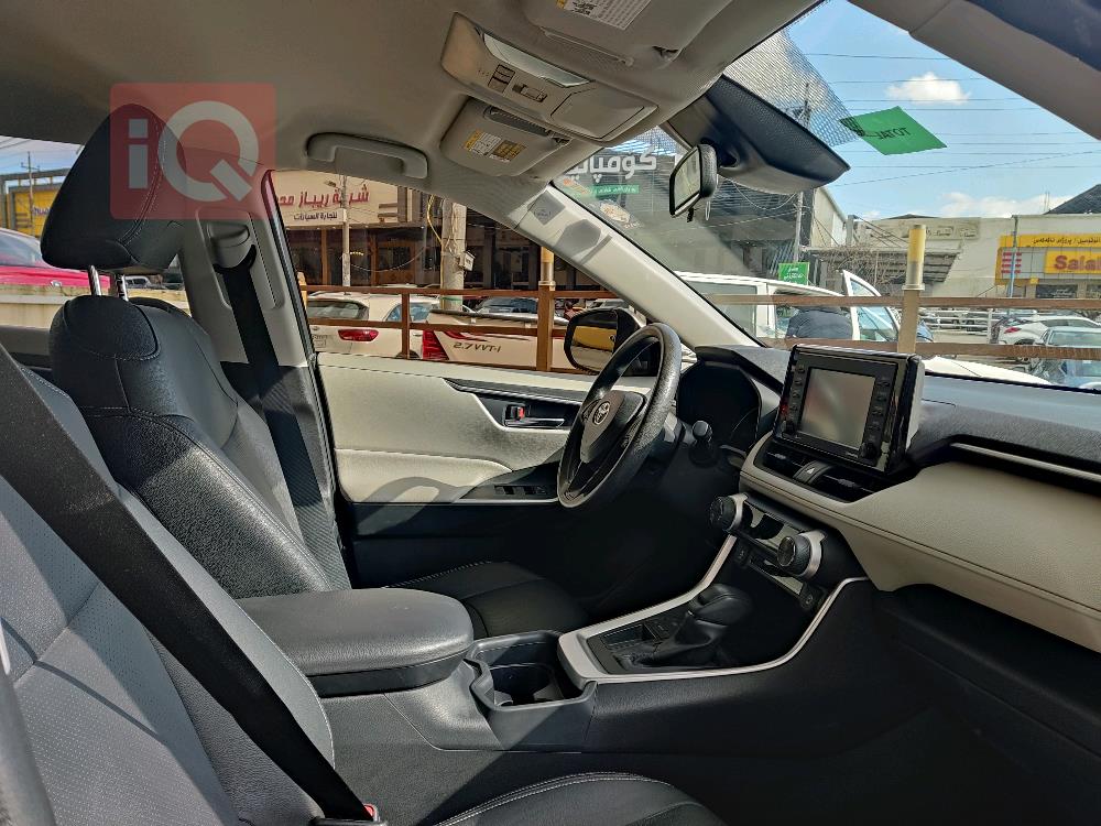 تۆیۆتا ڕاڤ 4